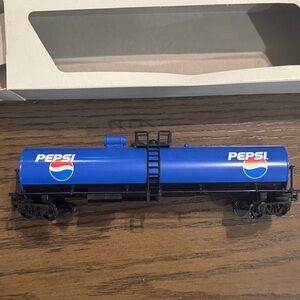 IHC Pepsi Cola Tanker Freight HO Scale Train Car (NEW)